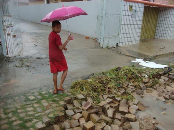 Rua destruida(Imagem:redação)