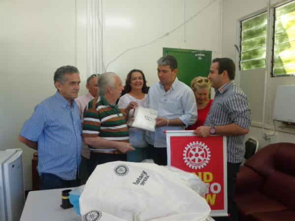 Hospital Tibério Nunes recebeu doação de lençóis do Rotary Clube Médio Parnaíba.(Imagem:FlorianoNews)