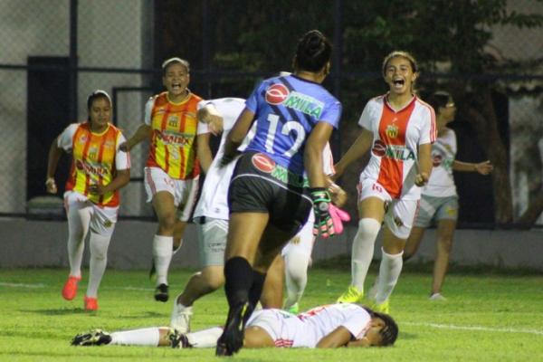 Meninas do JV Lideral comemoram classificação na Copa do Brasil de Futebol Feminino.(Imagem:Wenner Tito)