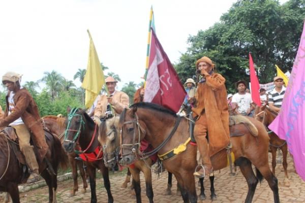 Dia do Vaqueiro é prestigiado por centenas de pessoas em Landri Sales.(Imagem:Portalodia.com)