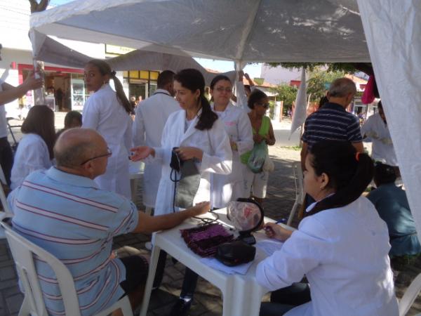 Acadêmicos de Enfermagem realizam ação social em Floriano.(Imagem:FlorianoNews)