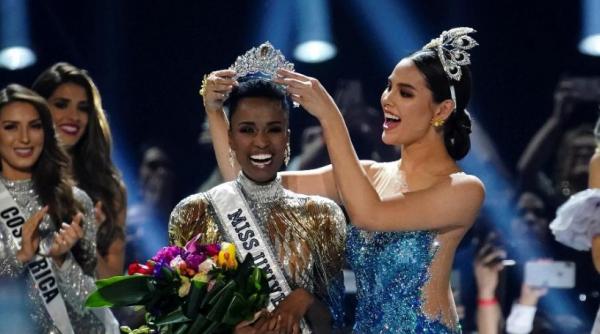 Zozibini Tunzi, a Miss Universo 2019(Imagem:Elijah Nouvelage / Reuters)