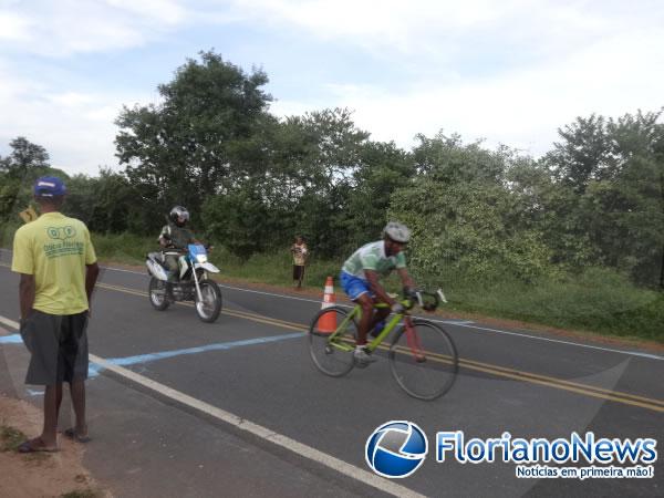 Corrida Ciclista e festa dançante animaram localidade Pequi.(Imagem:FlorianoNews)