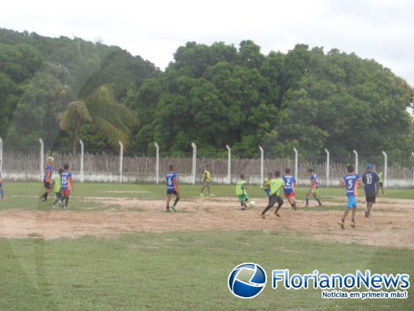 Escolinha do Jó promoveu domingo esportivo em Nazaré do Piauí.(Imagem:FlorianoNews)