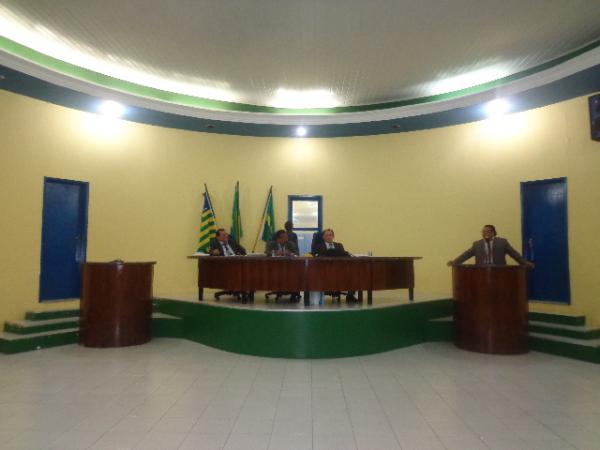 Câmara Municipal realizou última Sessão Ordinária dom mês com cobranças ao Poder Executivo.(Imagem:FlorianoNews)