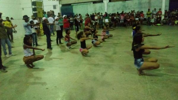 Festival de Quadrilhas Juninas do Projeto Amarelinho abre São João em Floriano.(Imagem:FlorianoNews)