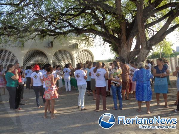 Cat&oacute;licos de Floriano celebram centen&aacute;rio da devo&ccedil;&atilde;o &agrave; M&atilde;e Rainha.(Imagem:FlorianoNews)