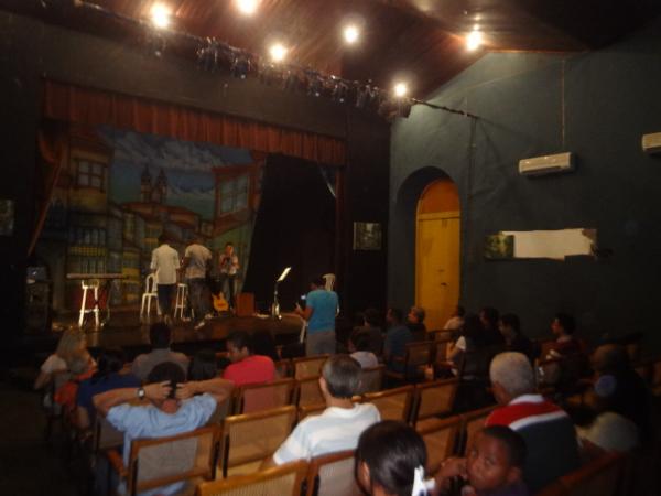 Realizado Sarau Popular de Floriano no Teatro Maria Bonita.(Imagem:FlorianoNews)