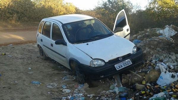 Veículo roubado é localizado no bairro Nossa Senhora da Guia.(Imagem:Jc24horas)