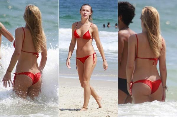 Fiorella Mattheis já exibe seu modelito em praias do Rio.  (Imagem:Delson Silva/AgNews)