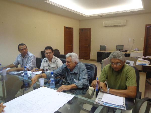 Reunião discute preparativos da Feira Agropecuária de Floriano.(Imagem:FlorianoNews)