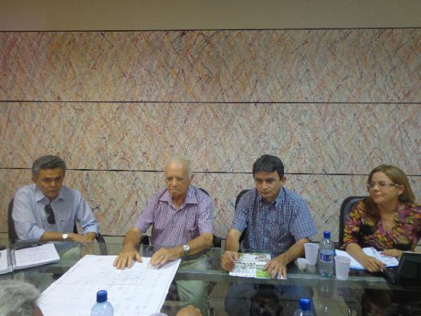 Reunião discute preparativos da Feira Agropecuária de Floriano.(Imagem:FlorianoNews)
