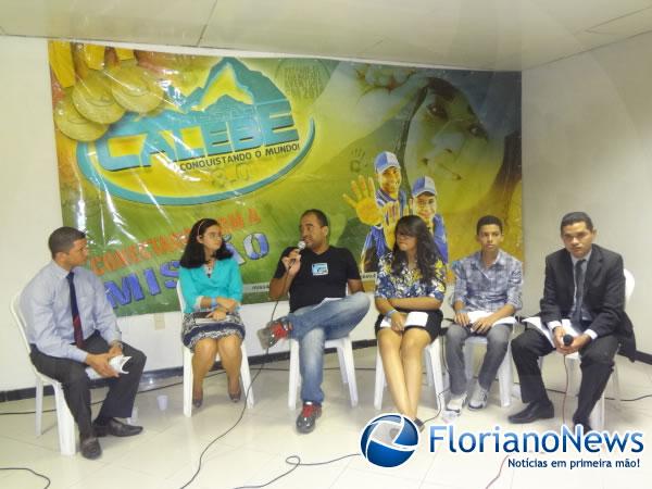 Adventistas florianenses participam de estudo bíblico.(Imagem:FlorianoNews)