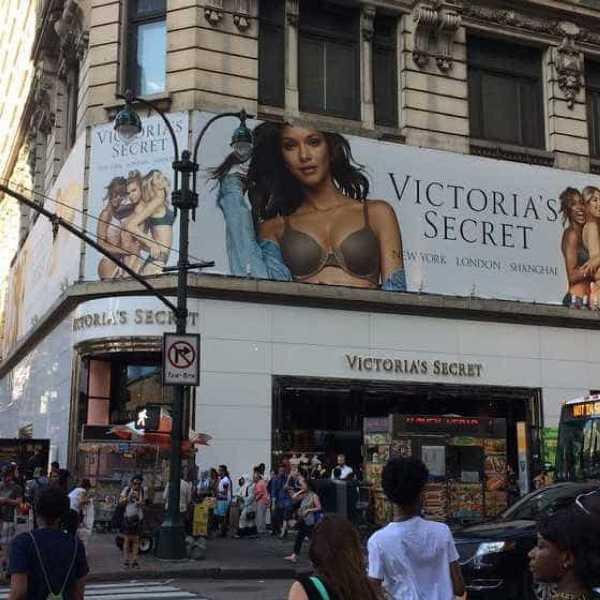 Top piauiense, Lais Ribeiro, ganha outdoor de 10 metros na 5ª Avenida, em NY.(Imagem: Getty Images)