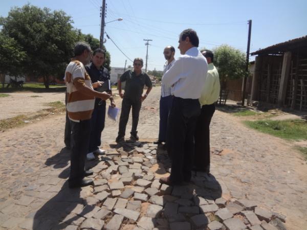 Superintendente da Codevasf visitou obras de esgotamento sanitário em Floriano.(Imagem:FlorianoNews)