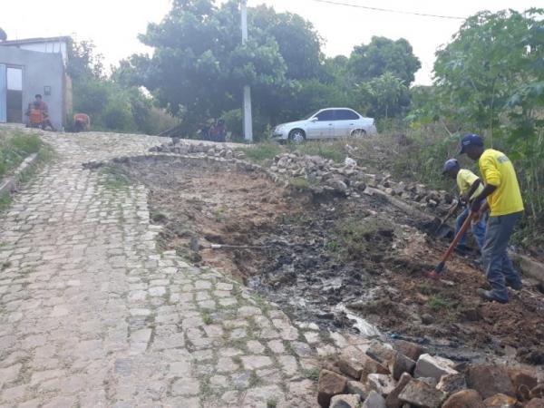 Infraestrutura realiza recuperação de pavimentação no bairro Tiberão.(Imagem:Secom)