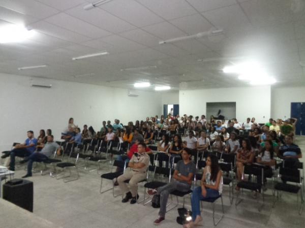 Floriano sedia a 3° Conferência Regional da Juventude.(Imagem:FlorianoNews)