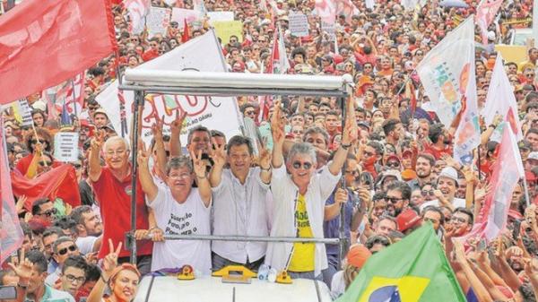 Fernando Haddad em comício no Capão Redondo, em São Paulo.(Imagem:Ricardo Stuckert / Divulgação)