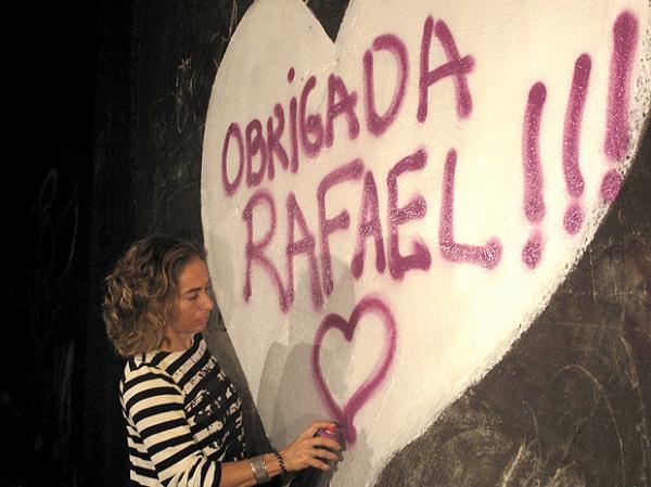 Atriz Cissa Guimarães homenageou o filho Rafael Mascarenhas no Túnel Acústico (Imagem:Rodrigo Vianna/G1)