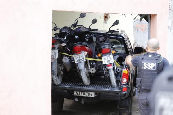 Polícia recupera motocicletas durante a Operação Apocalipse.(Imagem:Divulgação/Polícia Civil)