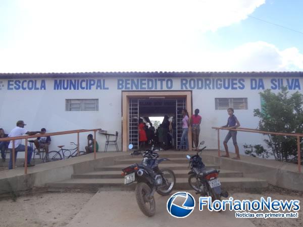 Entrega de bicicletas na localidade Tabuleiro do Mato.(Imagem:FlorianoNews)