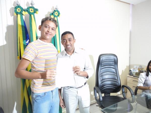 Entrega de certificados(Imagem:Floriano News)