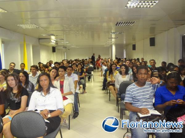 Adventistas florianenses participam de estudo bíblico.(Imagem:FlorianoNews)