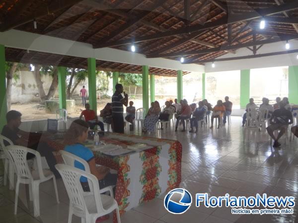 Paroquianos de Nazaré do Piauí participam de Assembleia de Pastoral.  (Imagem:FlorianoNews)