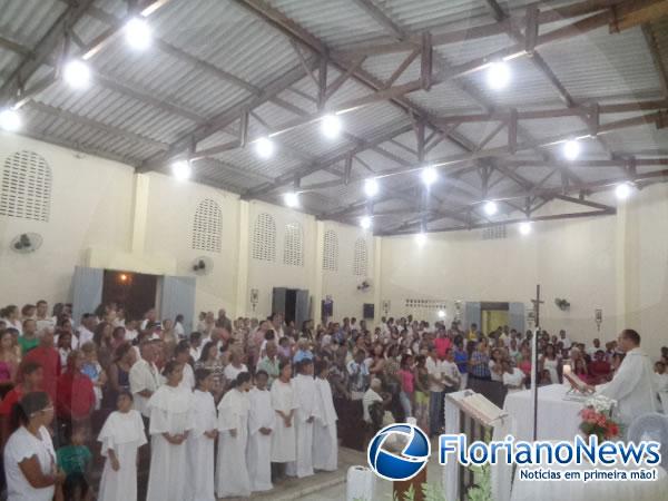 Devotos participam da procissão de Nossa Senhora de Fátima em Floriano.(Imagem:FlorianoNews)