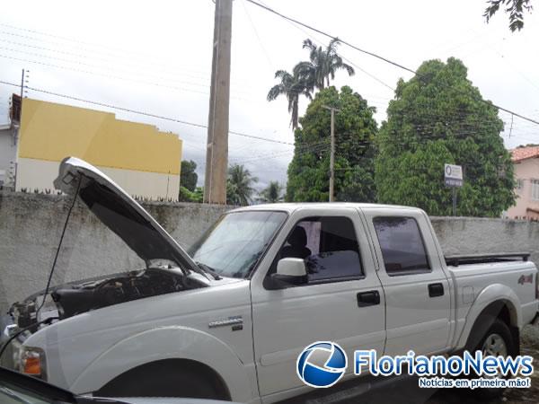 Receita Federal entrega veículo à APAE de Floriano.(Imagem:FlorianoNews)