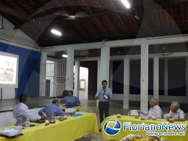 Prefeito de Floriano fala sobre projetos da cidade em reunião do Rotary Club.(Imagem:FlorianoNews)