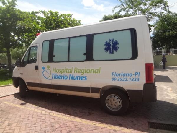 Hospital Tibério Nunes recebe nova ambulância.(Imagem:FlorianoNews)