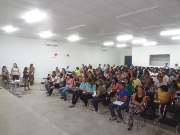 Seduc realiza capacitação de supervisores para o Educacenso 2015.(Imagem:FlorianoNews)