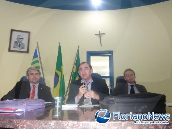Sessão na Câmara discutiu doação de terreno do Distrito Industrial de Floriano.(Imagem:FlorianoNews)