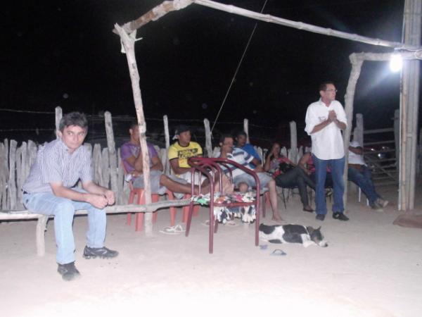 Oscar Procópio participa de reunião na zona rural de Floriano.(Imagem:Assessoria de Comunicação)