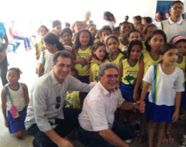 Prefeitura de Floriano faz reforma na Escola Pe. Pedro Barroso(Imagem:Tallita Moura)