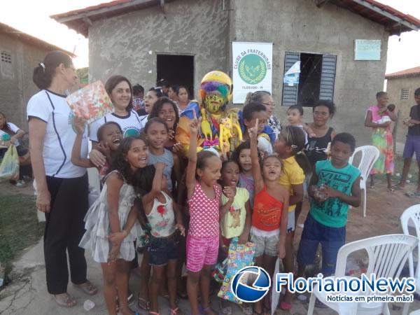 Clube da Fraternidade Feminina fez a entrega de brinquedos em Floriano.(Imagem:FlorianoNews)