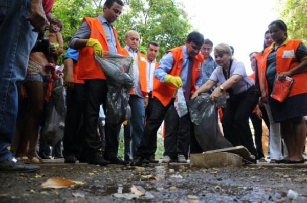 Wellington destaca que, para o combate ao Aedes aegypti, depende do empenho de todos.(Imagem:Marcelo Cardoso)