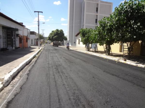 Concluída pavimentação asfáltica da Rua Padre Uchôa.(Imagem:FlorianoNews)