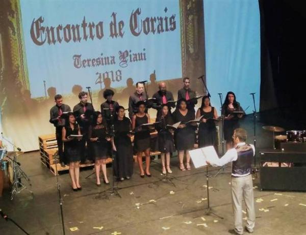 Coral de Floriano se apresenta no Theatro 4 de Setembro, em Teresina.(Imagem:Divulgação/Ascom)