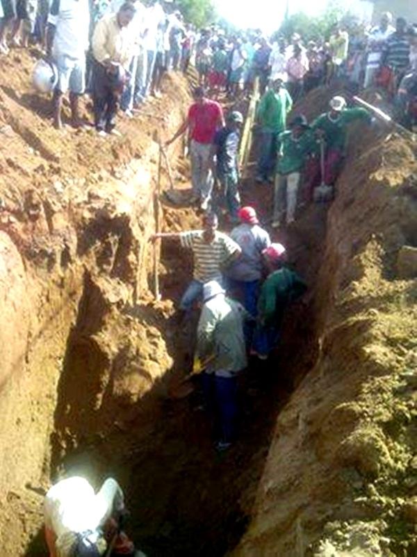 Operários morrem soterrados em obra de esgotamento no PI.(Imagem:Blog Marcos Parente)
