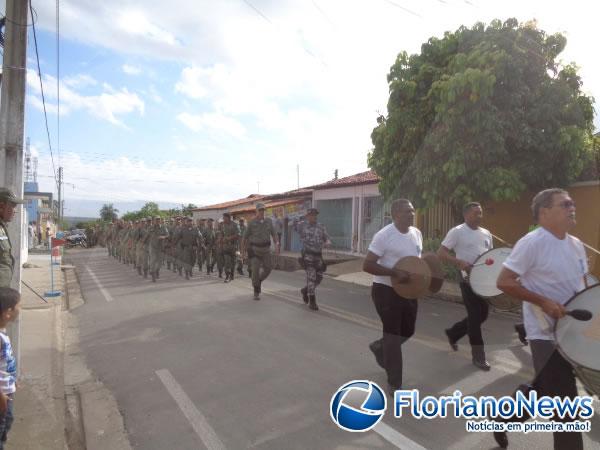 3º BPM realiza solenidade de entrega de uniformes dos alunos do CFSd 2015.(Imagem:FlorianoNews)