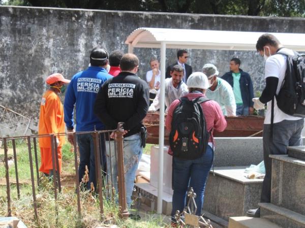 Corpo de Ruan Pedreira foi exumado nesta quinta-feira (21) em Teresina.(Imagem:Catarina Costa/G1)