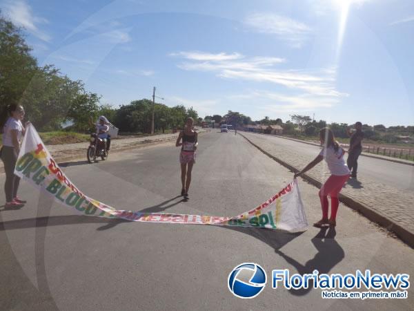 Acadêmicos da UESPI realizaram a 1ª Corrida Universitária de Floriano.(Imagem:FlorianoNews)