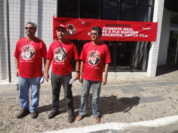 Sindicato dos Bancários realizou manifestação em frente ao BB Floriano.(Imagem:FlorianoNews)