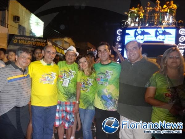 Deputado Gustavo Neiva caiu na folia no carnaval de Floriano.(Imagem:FlorianoNews)