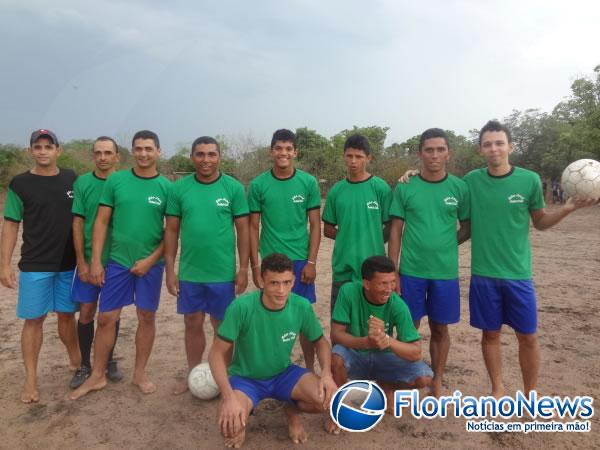 Rally e partida de futebol agitaram povoado Barreiro. (Imagem:FlorianoNews)