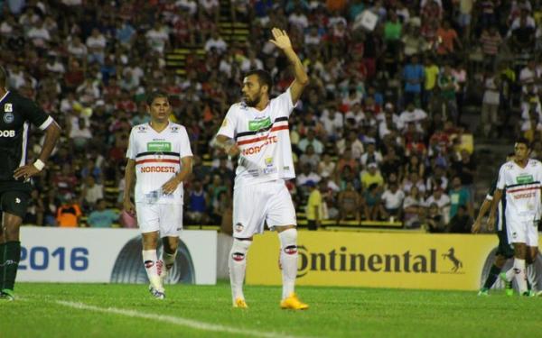 Com Júnior Xuxa nos 90 minutos de bola rolando, River-PI bate o Goiás pela Copa do Brasil.(Imagem:Renan Morais)