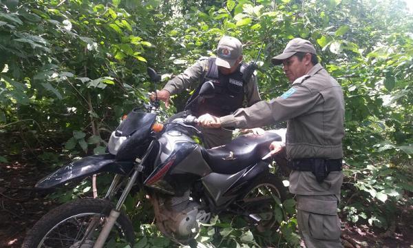 Motocicleta roubada é recuperada pela PM de Floriano (Imagem:Divulgação/PM)