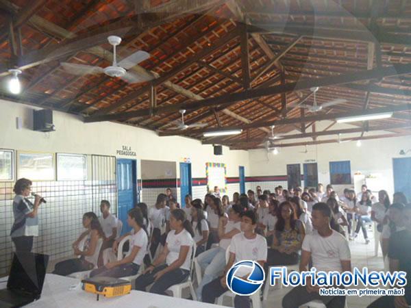 Alunos da rede estadual voltam às aulas em Floriano.(Imagem:FlorianoNews)